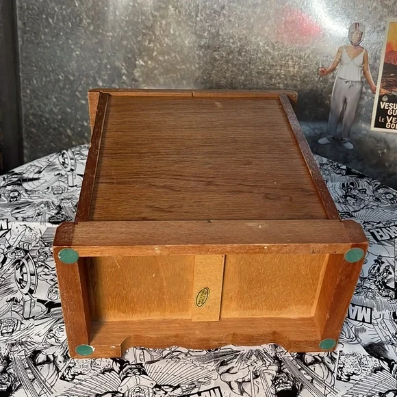 Tiny wooden cabinet for a dollhouse or for jewelry storage - Picture 6 of 10